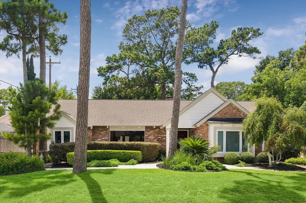 4615 Golf Drive Houston TX 77018