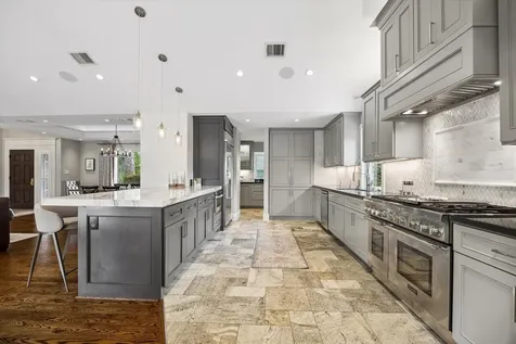 4615 Golf Drive Houston TX 77018