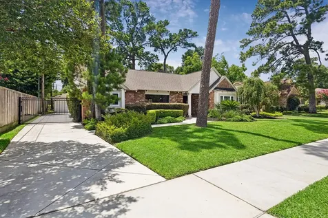4615 Golf Drive Houston TX 77018