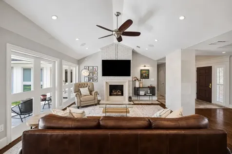 4615 Golf Drive Houston TX 77018