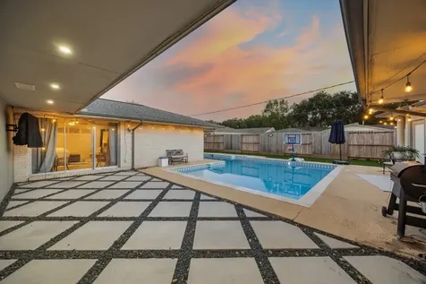 5339 Rutherglenn Drive Houston TX 77096