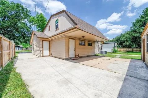 1309 Jefferson Street B Baytown TX 77520