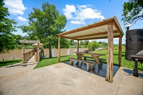 129 Selkirk Drive Bay City TX 77414