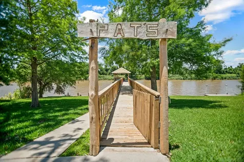 129 Selkirk Drive Bay City TX 77414