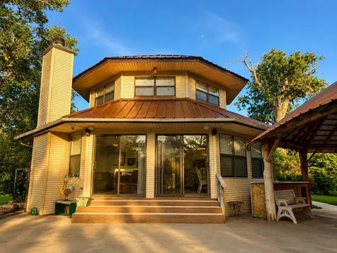 129 Selkirk Drive Bay City TX 77414