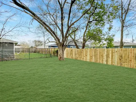 306 Armstrong Street Houston TX 77029
