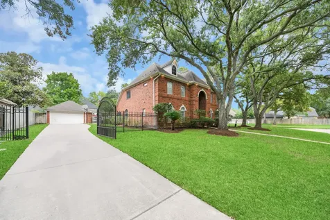 19702 Whitewind Drive Houston TX 77094