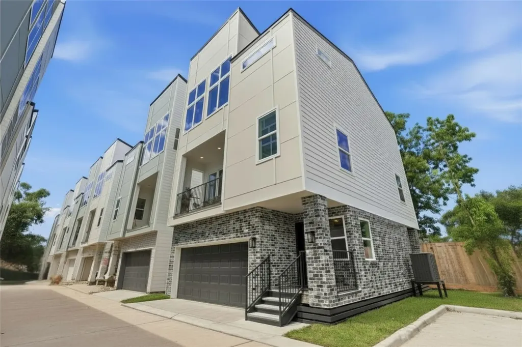 318 Walthall Drive F Houston TX 77022