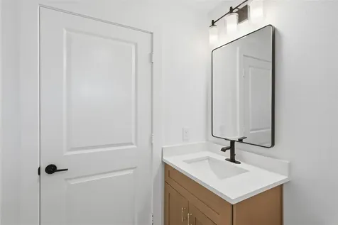 318 Walthall Drive F Houston TX 77022