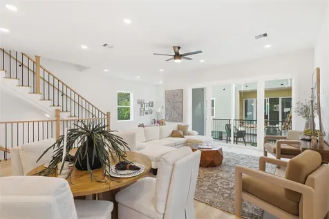 318 Walthall Drive F Houston TX 77022