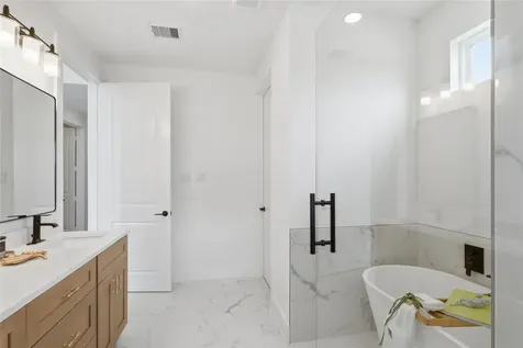 318 Walthall Drive F Houston TX 77022