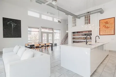 1901 Post Oak Boulevard 4102 Houston TX 77056