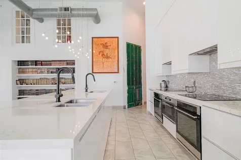1901 Post Oak Boulevard 4102 Houston TX 77056