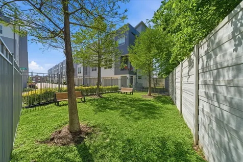 2702 Eado Grove Lane Houston TX 77003