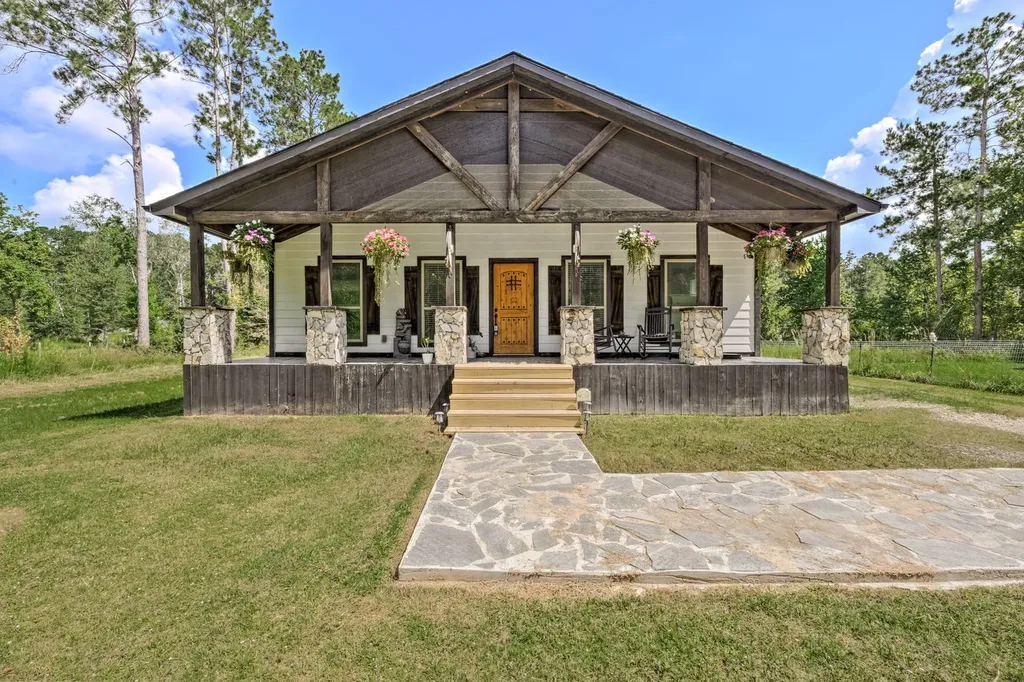 501 County Road 2298 Cleveland TX 77327