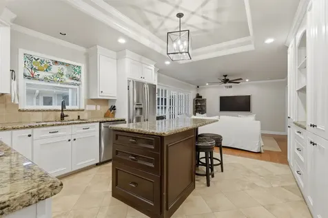 6236 Locke Lane Houston TX 77057