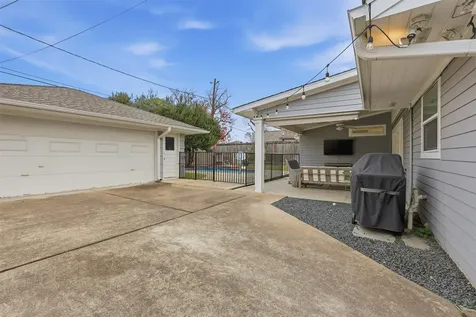 6236 Locke Lane Houston TX 77057