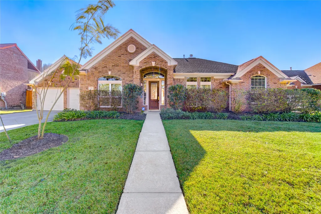 309 Oak Creek Drive League City TX 77573