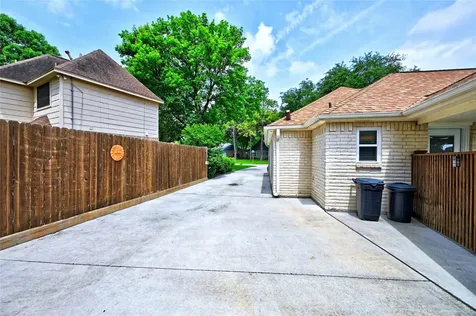 9102 Tepee Trail Houston TX 77064