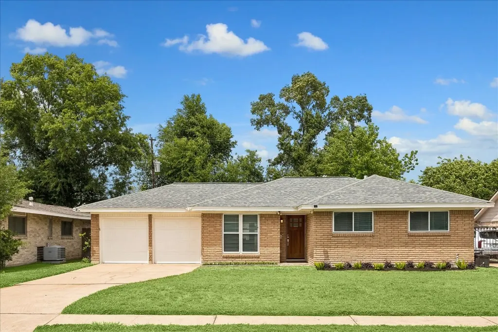 2211 Haverhill Drive Houston TX 77008