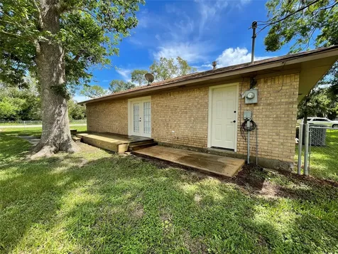 102 Cotton Street Jones Creek TX 77541