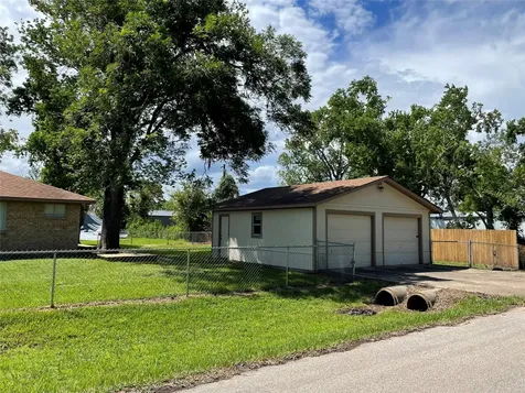 102 Cotton Street Jones Creek TX 77541