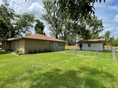 102 Cotton Street Jones Creek TX 77541