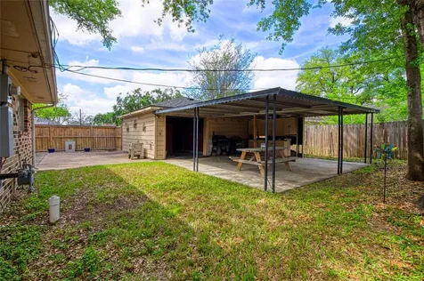 5826 Autumn Forest Drive Houston TX 77092