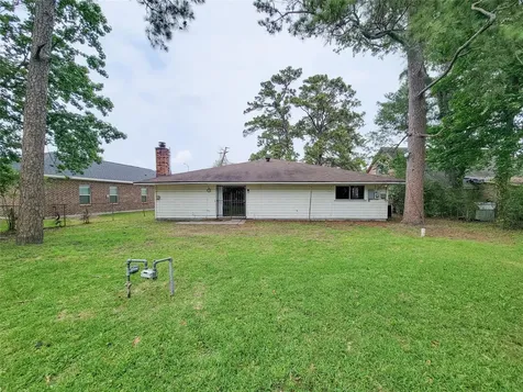 7426 Navasota Street Houston TX 77016