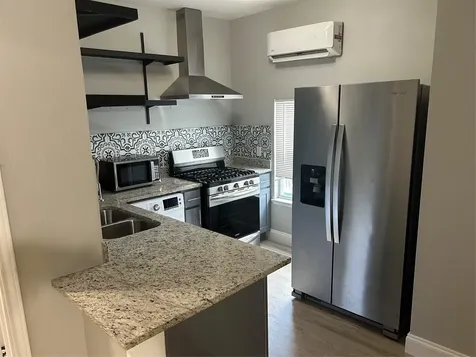 5105 Sherman Street 3 Houston TX 77011
