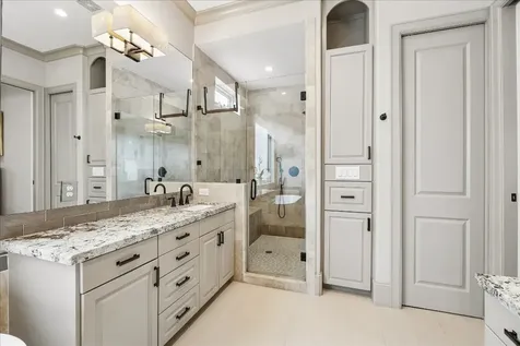 1525 Early Lane Houston TX 77055