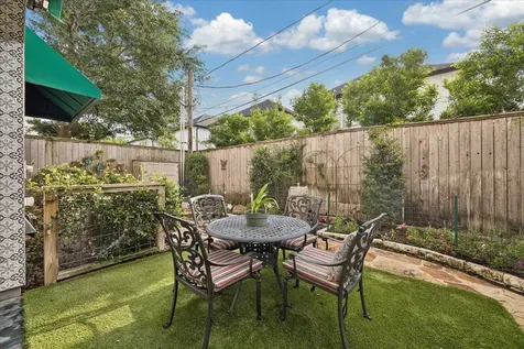 1525 Early Lane Houston TX 77055
