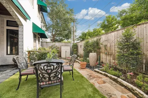 1525 Early Lane Houston TX 77055