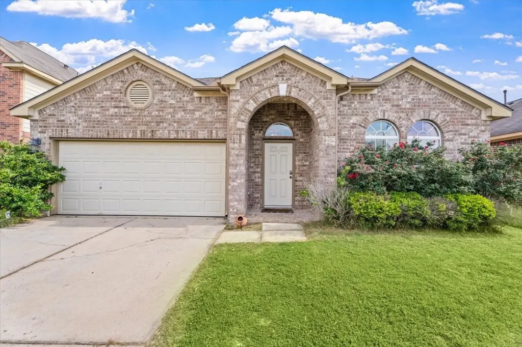 285 Country Crossing Circle Magnolia TX 77354