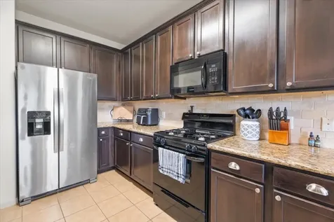 285 Country Crossing Circle Magnolia TX 77354