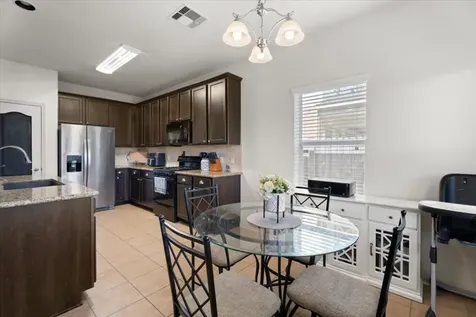 285 Country Crossing Circle Magnolia TX 77354