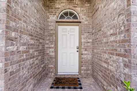 285 Country Crossing Circle Magnolia TX 77354