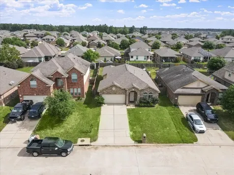 285 Country Crossing Circle Magnolia TX 77354