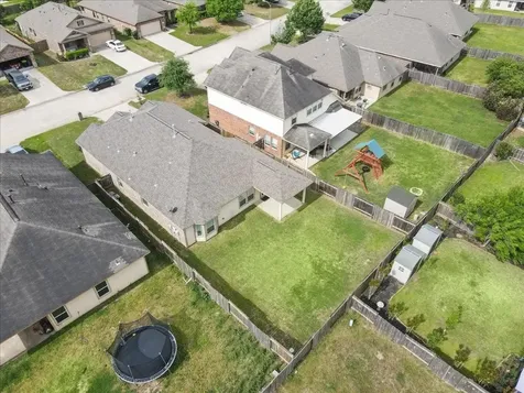 285 Country Crossing Circle Magnolia TX 77354
