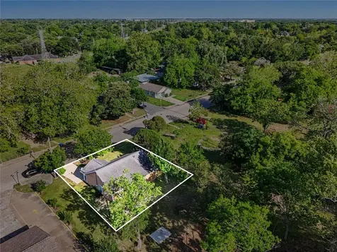 326 S Bell Drive Texas City TX 77591