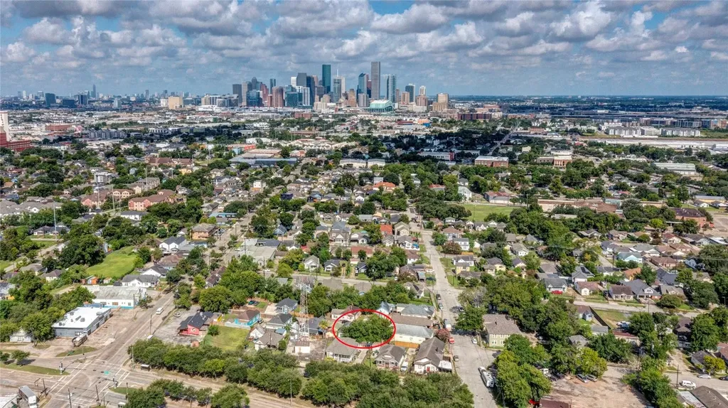 4 Canal Court Houston TX 77011