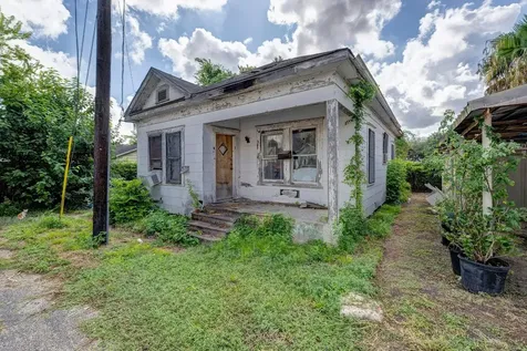 4 Canal Court Houston TX 77011