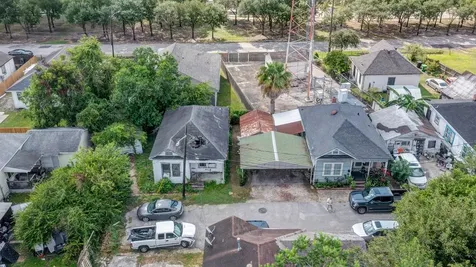 4 Canal Court Houston TX 77011