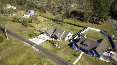308 Resort Drive Livingston TX 77351