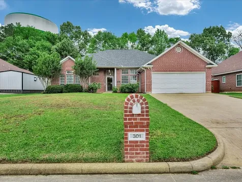301 Whitehouse Oaks Street Lufkin TX 75901