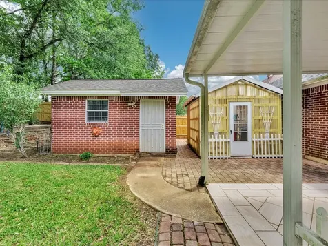 301 Whitehouse Oaks Street Lufkin TX 75901
