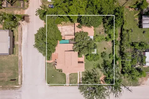 100 W Caroline Street Trinity TX 75862