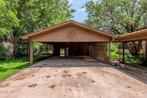 100 W Caroline Street Trinity TX 75862