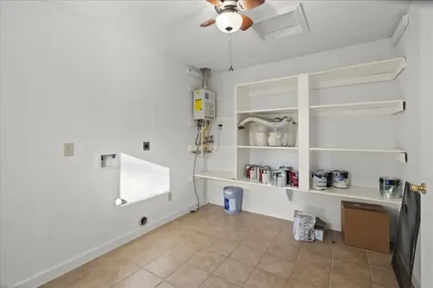 105 Alice Street Anahuac TX 77514