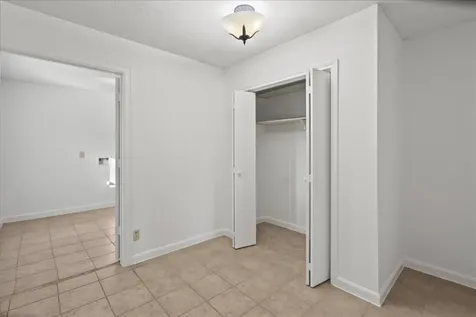 105 Alice Street Anahuac TX 77514